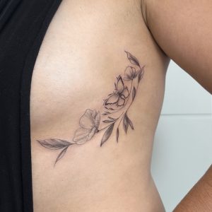 Fineline Tattoo FAQ – zarte Linien von MissTattooArt